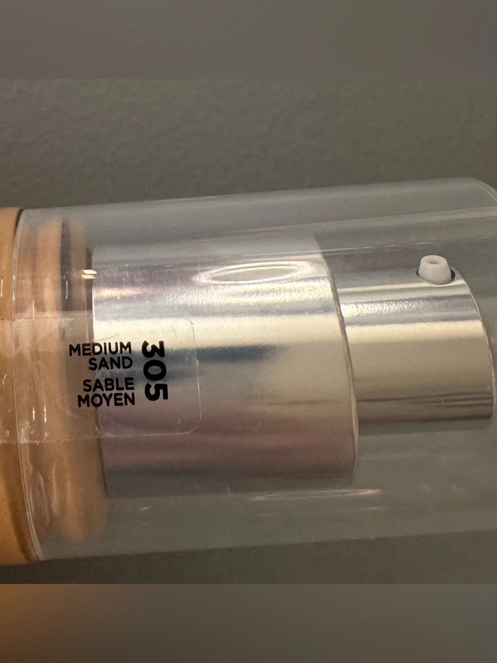 Revlon Luminance Skin-Caring Foundation 305 medium sand squaline hyaluronic acid